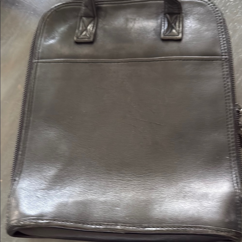Brighton Black Croc-Embossed purse - Picture 5 of 12